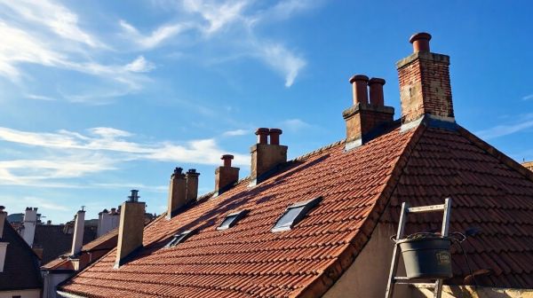Les avantages d'engager un expert en nettoyage de toiture à Lyon